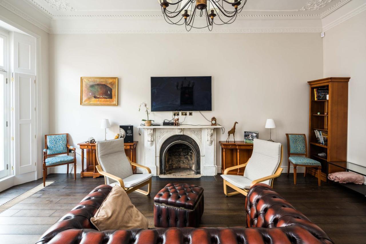 4 Bedroom House Up To 10 People At Heart Of Kensington And Chelsea 런던 외부 사진