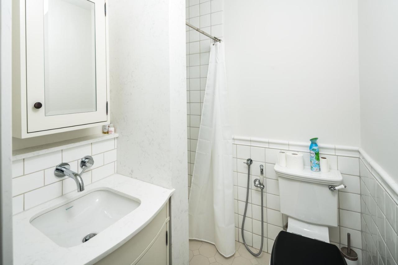 4 Bedroom House Up To 10 People At Heart Of Kensington And Chelsea 런던 외부 사진