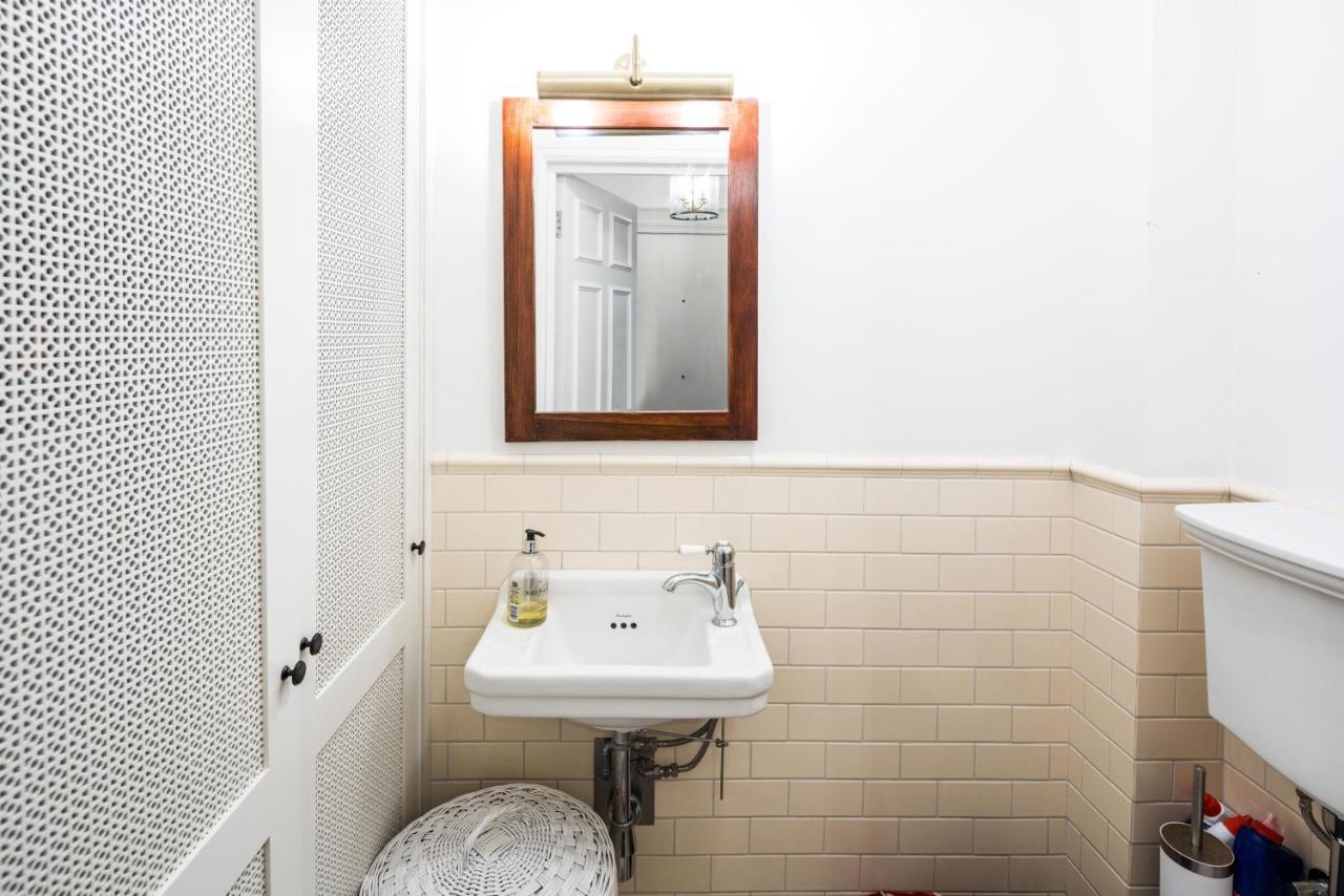 4 Bedroom House Up To 10 People At Heart Of Kensington And Chelsea 런던 외부 사진