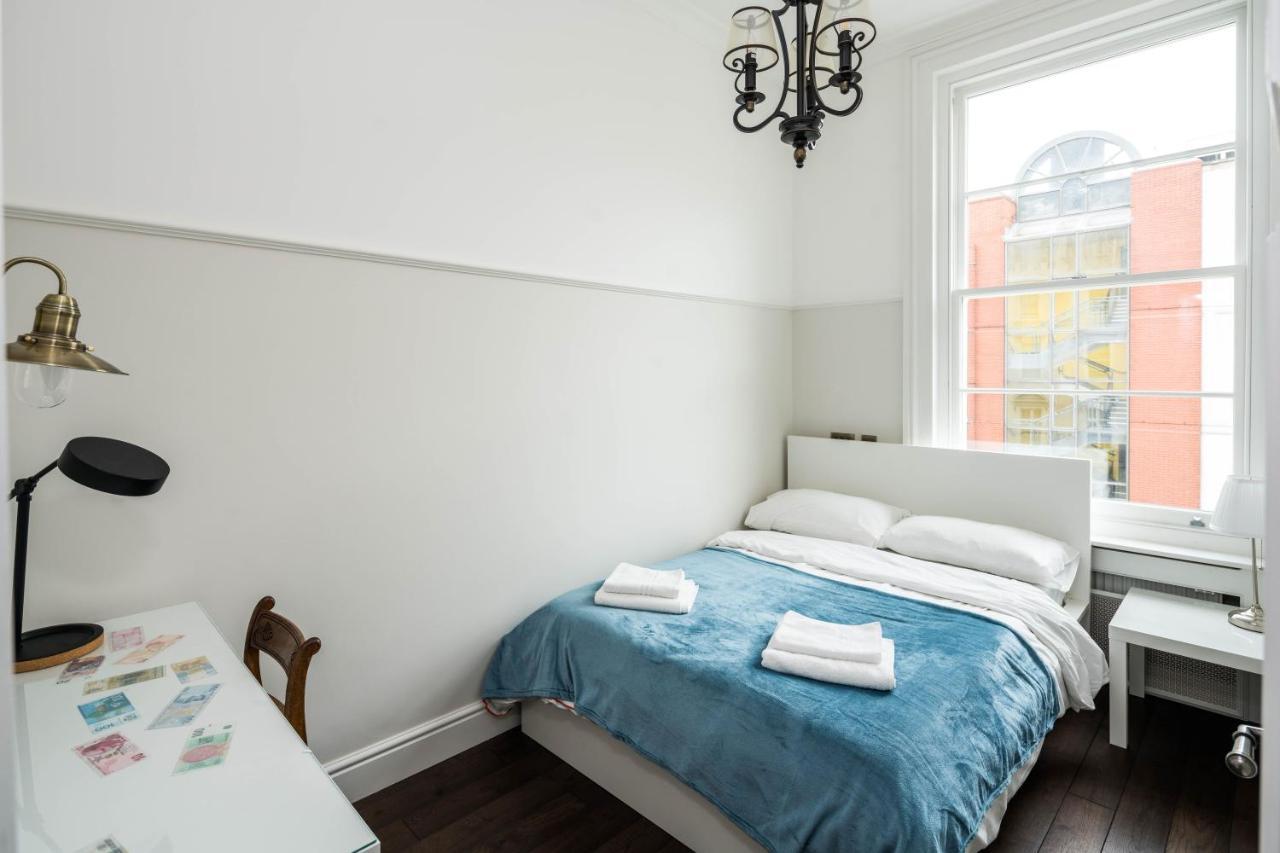 4 Bedroom House Up To 10 People At Heart Of Kensington And Chelsea 런던 외부 사진