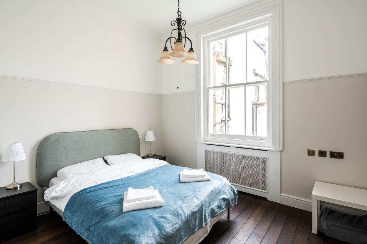 4 Bedroom House Up To 10 People At Heart Of Kensington And Chelsea 런던 외부 사진